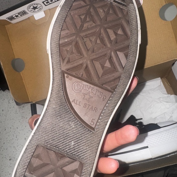 converse - Picture 3 of 4